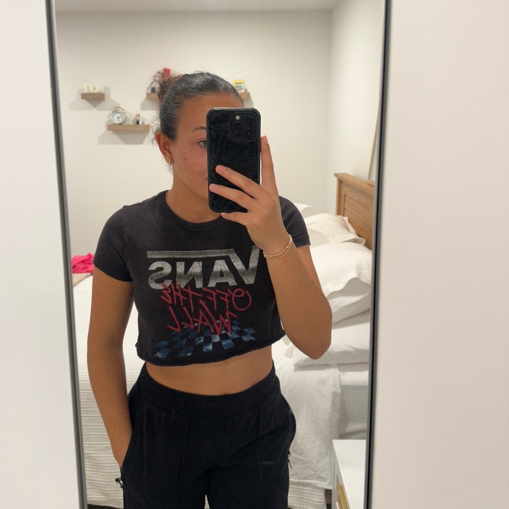 Cropped Vans Tee